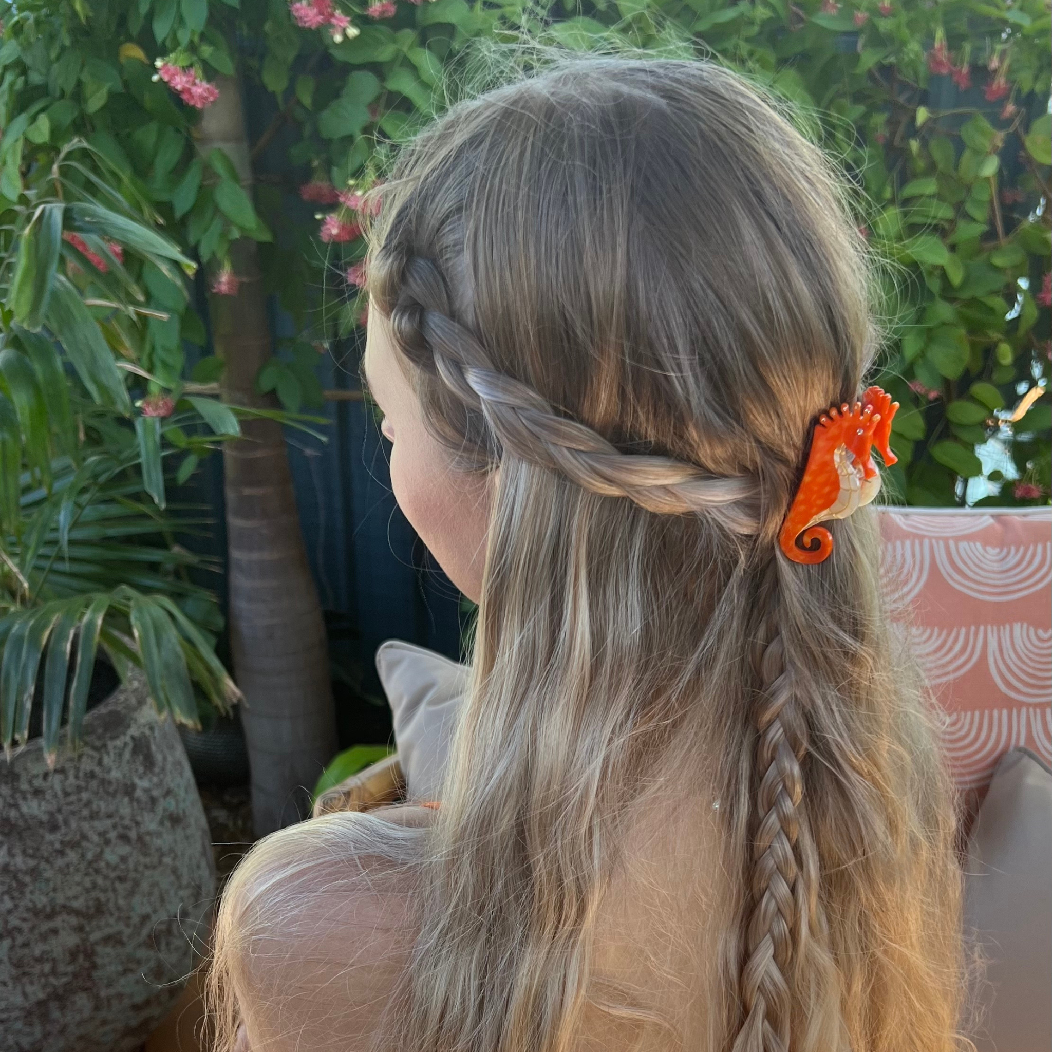 Mini Sea Horse Hair Claw