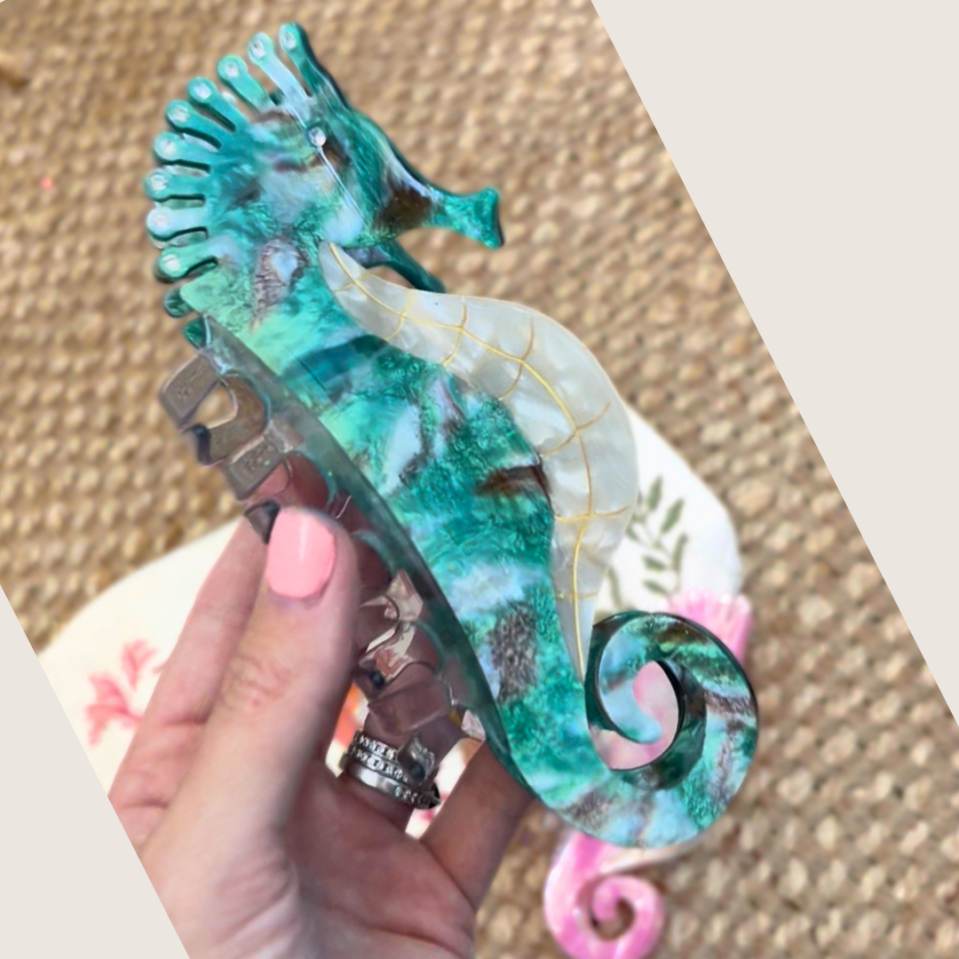 Jumbo Seahorse Hair Claw
