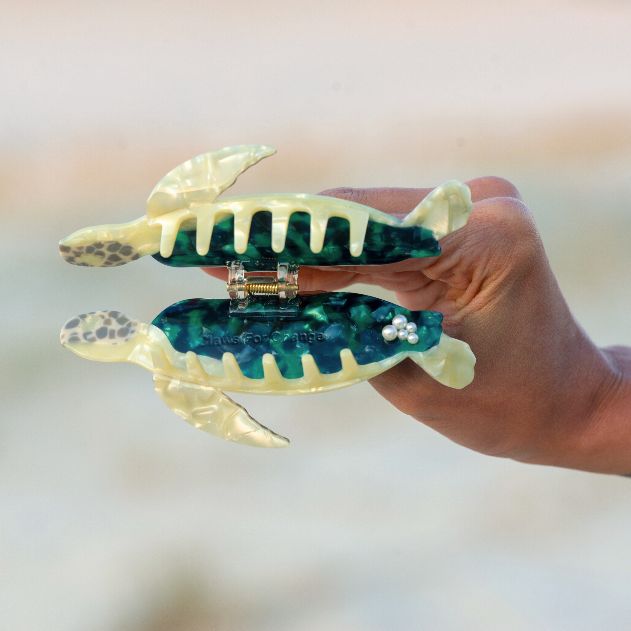 Sea Turtle Hair Claw x We Spot Turtles